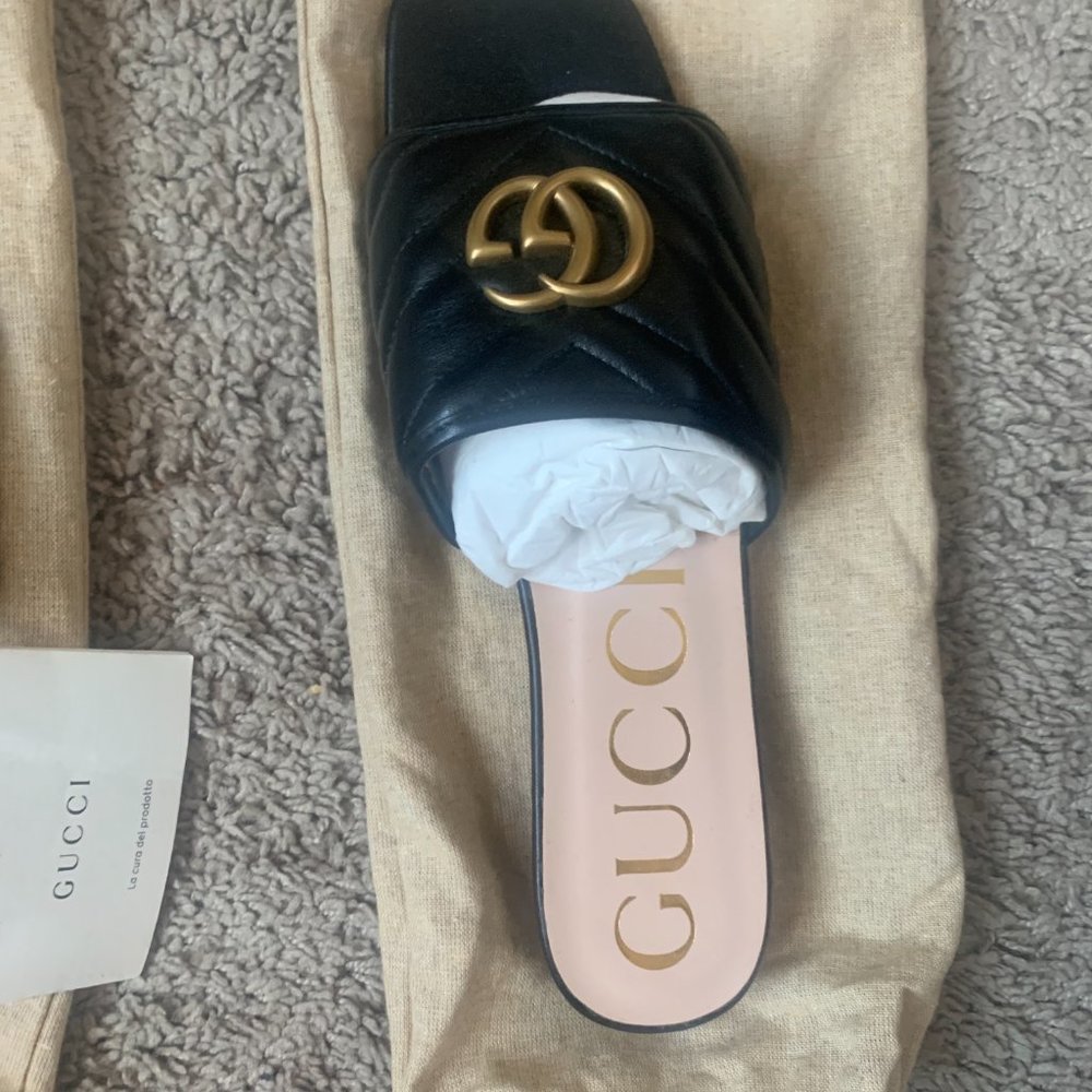 Womens Gucci Slippers - Picture 4 of 6